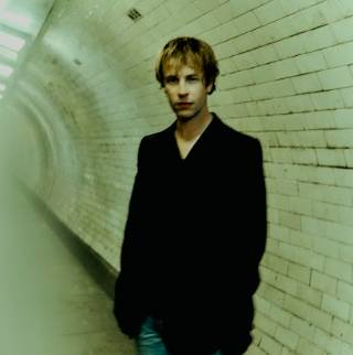 artwork album baru Tom Odell (dok.Blackstar Space)